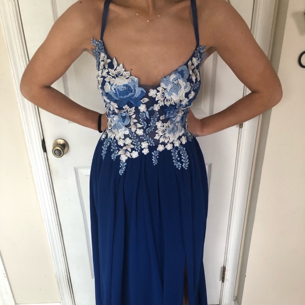 Blue and White De ja Vu Boutique Prom Dress